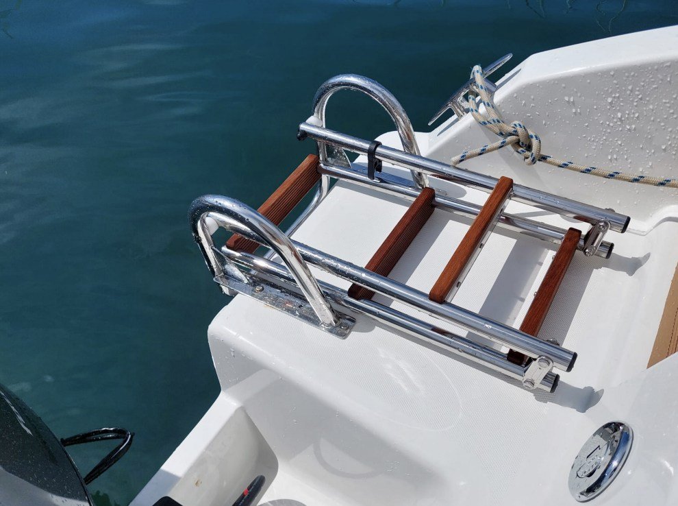 Cayman 585 5 Cayman 585 5